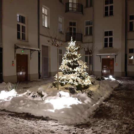 1 Syp, Kawa Vertuo, Kosmetyki Ada, 3 Min Metro Wilenska, By Visitwarsaw Apartments Exteriör bild